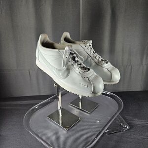 Nike Men's Gray and White Sneakers